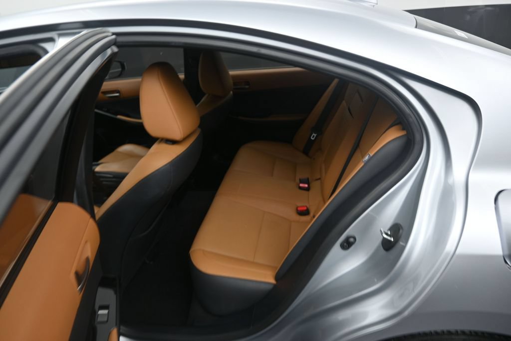 Used 2024 Lexus IS 350 F Sport RWD image 14