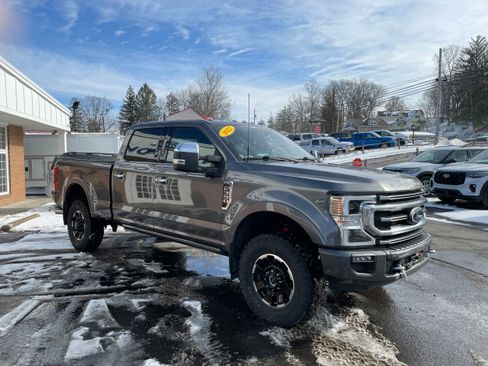 Used 2022 Ford F350 Platinum w/ Tremor Off-Road Package image 4