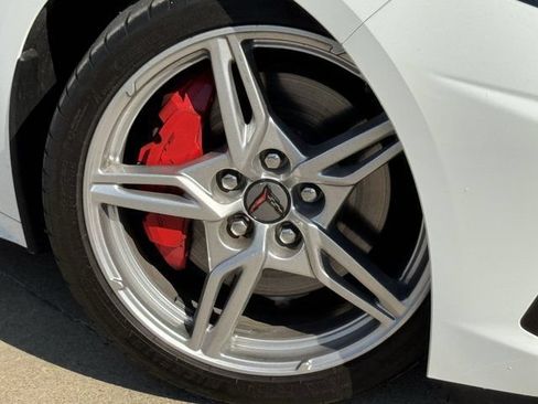 Used 2023 Chevrolet Corvette Stingray Premium Conv w/ Z51 Performance Package RWD image 32