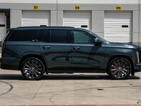 Used 2025 Cadillac Escalade V AWD/4WD image 20