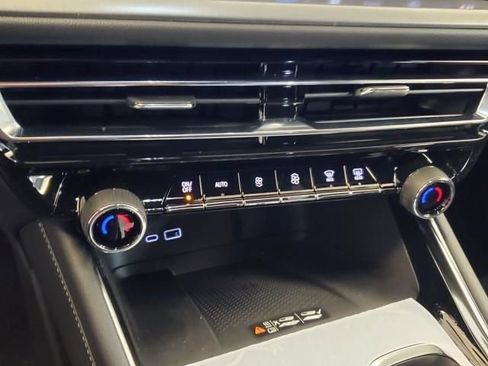 New 2026 Chevrolet Traverse LT w/ Sun and Wheel Package image 28