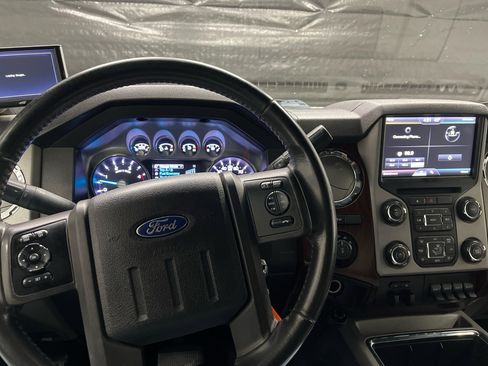 Used 2013 Ford F250 Lariat w/ Chrome Pkg image 12
