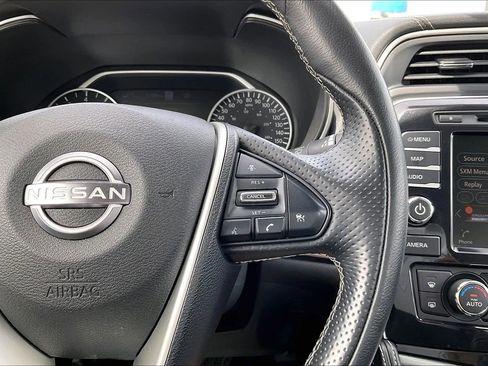 Used 2023 Nissan Maxima SL FWD image 18