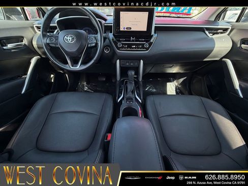 Used 2023 Toyota Corolla Cross XLE w/ Convenience Package FWD image 26