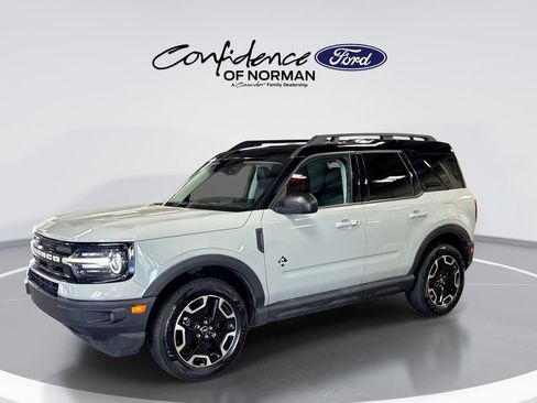 Used 2023 Ford Bronco Sport Outer Banks image 4