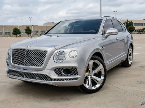 Used 2020 Bentley Bentayga Plug-In Hybrid AWD/4WD image 5