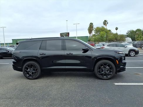 Used 2024 Chevrolet Traverse RS image 6