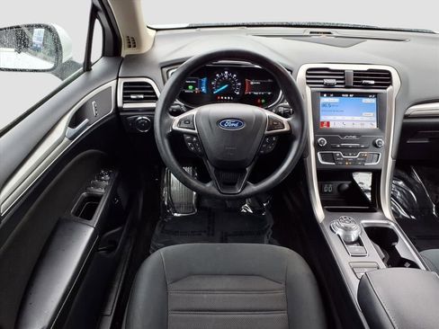 Used 2019 Ford Fusion SE image 11
