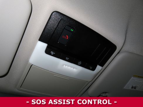 Used 2024 Mitsubishi Outlander SE image 25