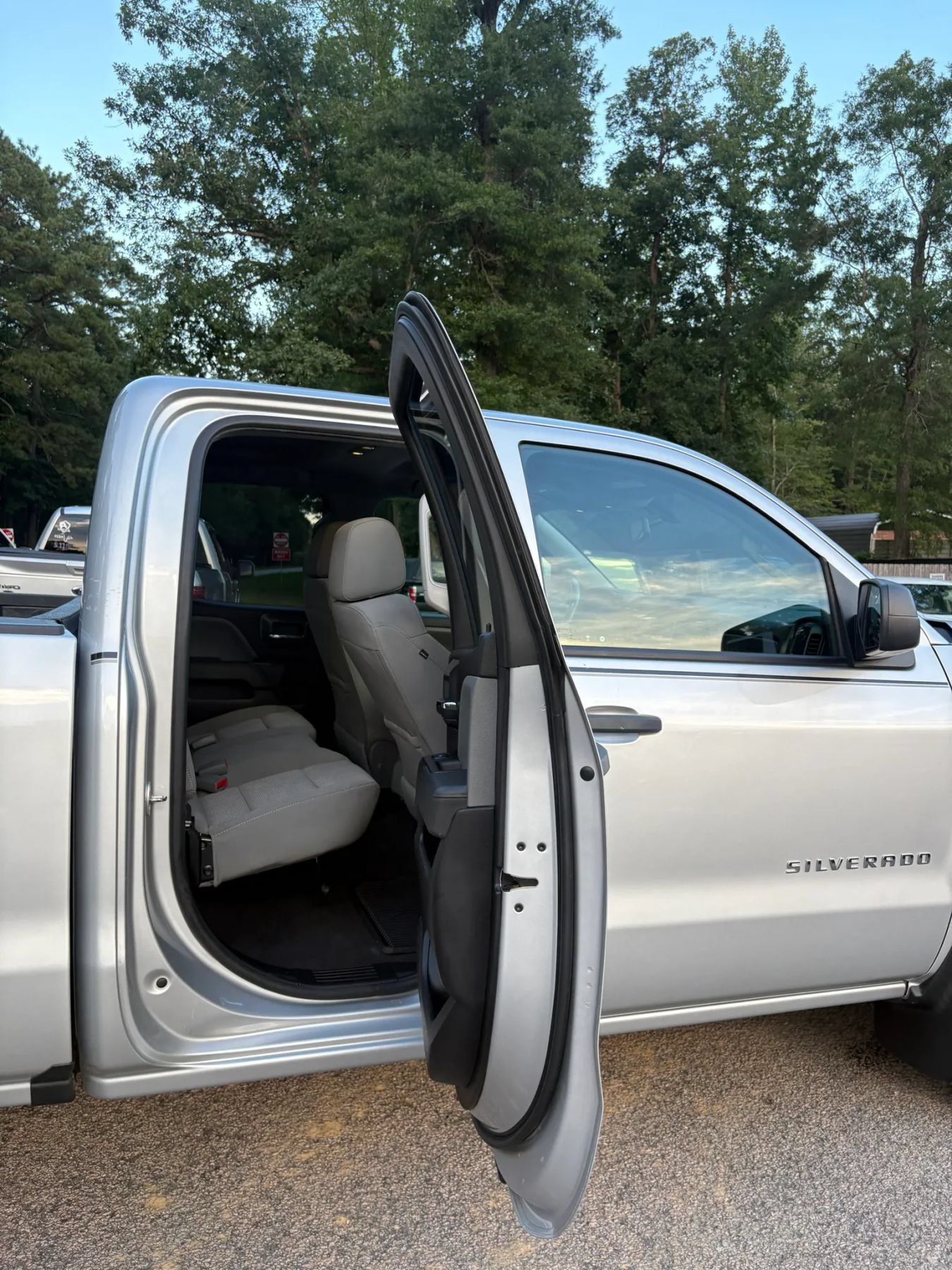 Used 2019 Chevrolet Silverado 1500 Custom w/ Custom Convenience Package AWD/4WD image 26
