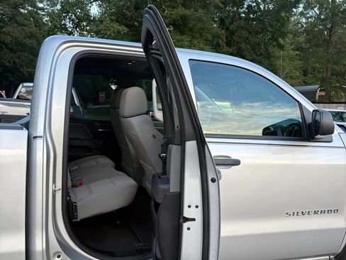 Used 2019 Chevrolet Silverado 1500 Custom w/ Custom Convenience Package AWD/4WD image 26