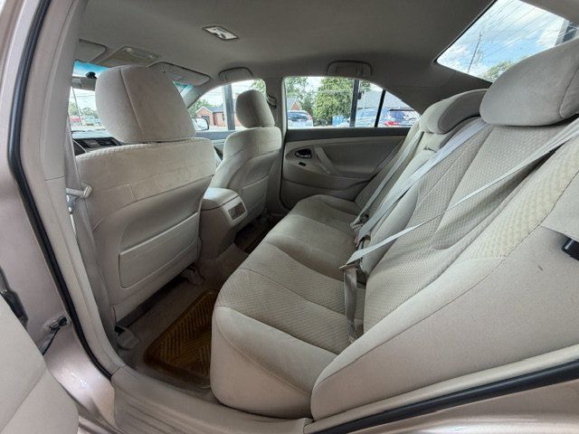 Used 2009 Toyota Camry FWD image 11