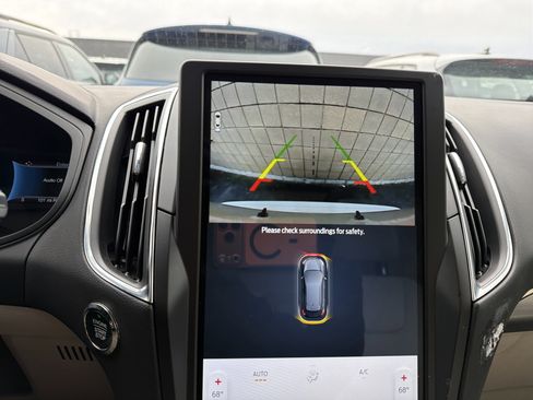 Used 2024 Ford Edge Titanium w/ Titanium Elite Package image 18