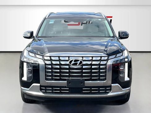 Used 2024 Hyundai Palisade Calligraphy FWD image 2