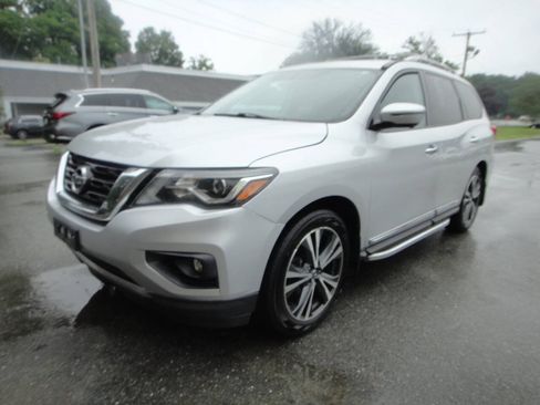 Used 2020 Nissan Pathfinder Platinum w/ Cargo Package AWD/4WD image 1