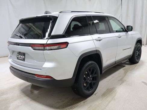 New 2026 Jeep Grand Cherokee Altitude AWD/4WD image 7