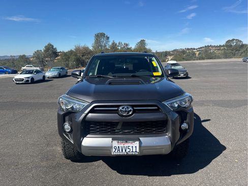 Used 2020 Toyota 4Runner TRD Off-Road AWD/4WD image 2