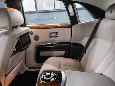 Used 2011 Rolls-Royce Ghost image 47