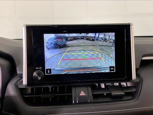 Used 2025 Toyota RAV4 XLE AWD/4WD image 27
