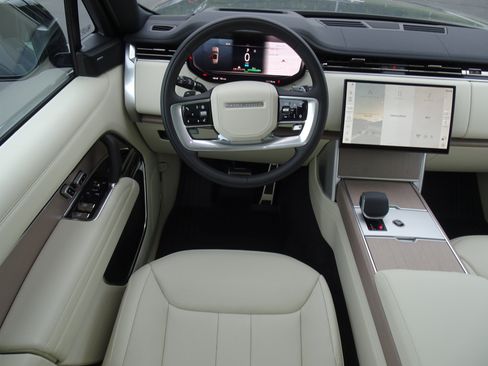 New 2026 Land Rover Range Rover SE AWD/4WD image 17