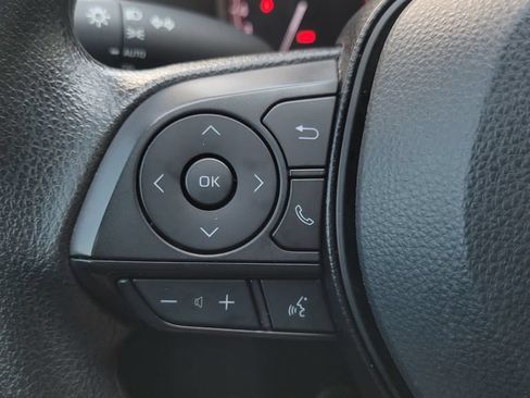 Used 2025 Toyota RAV4 XLE FWD image 19