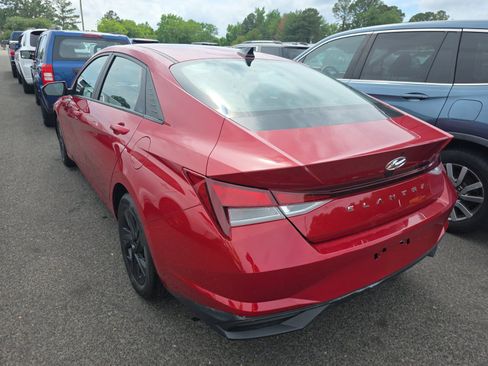 Used 2022 Hyundai Elantra SEL w/ Convenience Package FWD image 8