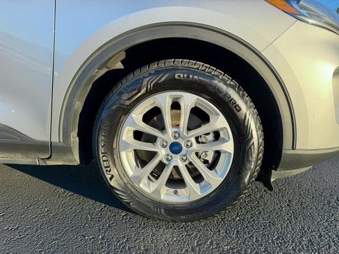 Certified 2020 Ford Escape SE image 11