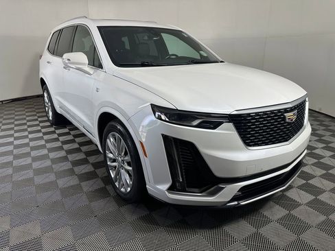 Used 2020 Cadillac XT6 Premium Luxury AWD/4WD image 3
