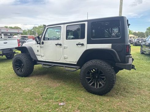 Used 2012 Jeep Wrangler Unlimited Sport image 4