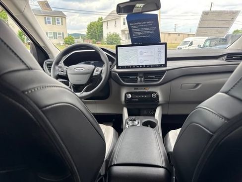 Certified 2023 Ford Escape Platinum AWD/4WD image 39