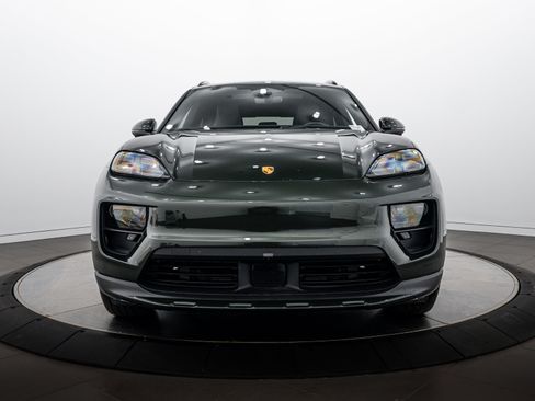 Certified 2025 Porsche Macan 4 Electric AWD/4WD image 10