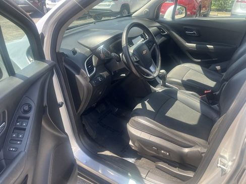 Used 2017 Chevrolet Trax LT w/ Driver Confidence Package image 13