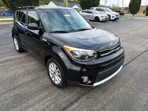 Used 2018 Kia Soul + FWD image 7