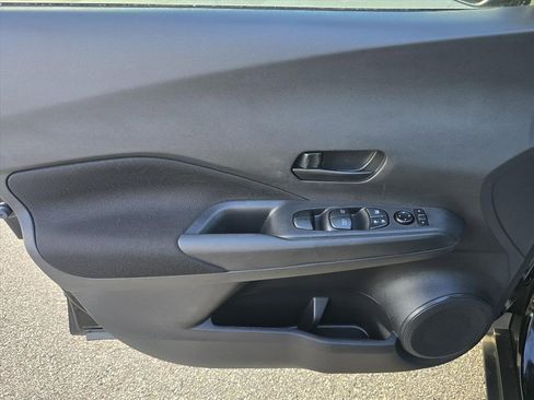 Used 2024 Nissan Kicks S image 8