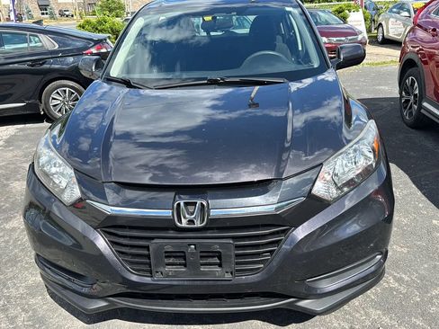 Used 2018 Honda HR-V LX image 2