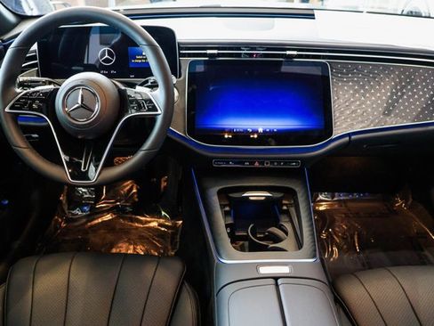 New 2026 Mercedes-Benz E 350 4MATIC Sedan image 18