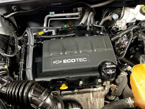 Used 2019 Chevrolet Trax LS FWD image 29