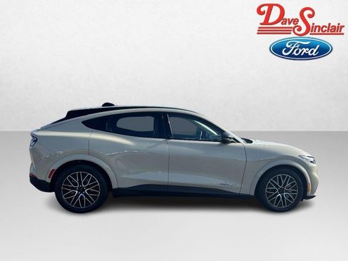 Used 2025 Ford Mustang Mach-E Premium image 5