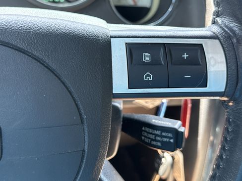 Used 2010 Dodge Challenger R/T RWD image 14