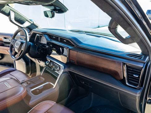 Used 2024 GMC Sierra 3500 Denali Ultimate image 16