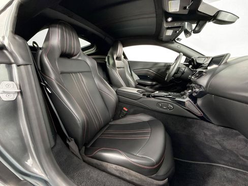 Used 2020 Aston Martin V8 Vantage Coupe RWD image 25