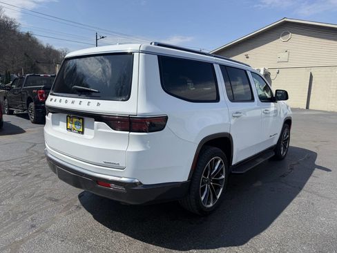 Used 2022 Jeep Wagoneer Series II w/ Premium Group I AWD/4WD image 10