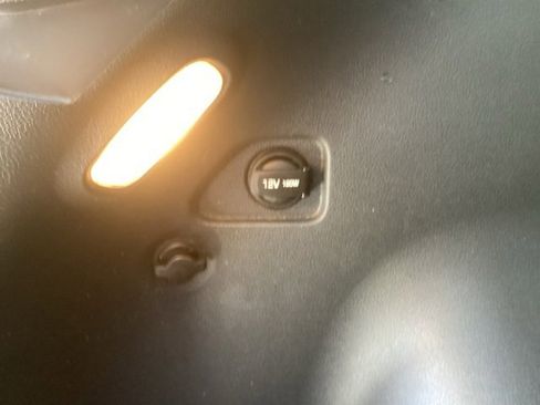 Used 2023 Nissan Frontier SV image 39