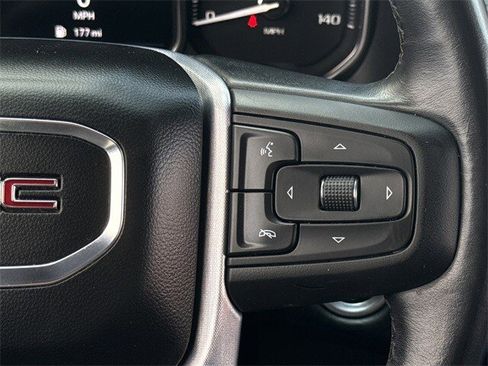 Used 2021 GMC Yukon XL SLT image 16