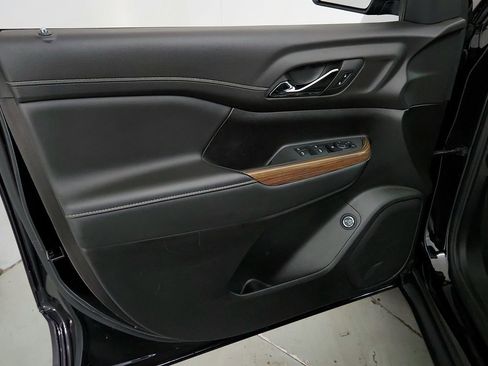 Certified 2023 GMC Acadia SLE w/ Driver Convenience Package FWD image 16