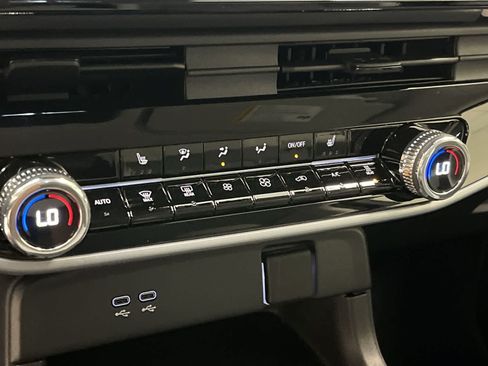 Used 2024 Honda Prologue EX image 35
