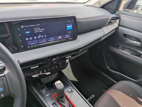 Used 2026 Nissan Kicks SR FWD image 20
