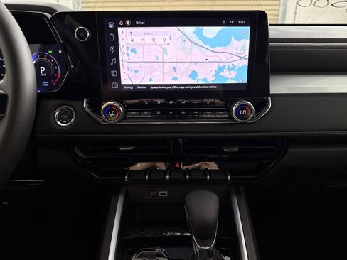 Used 2024 Chevrolet Colorado LT w/ LT Convenience Package II image 17