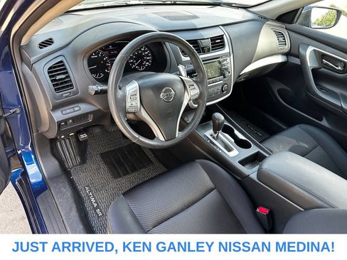 Used 2017 Nissan Altima 2.5 SR FWD image 9