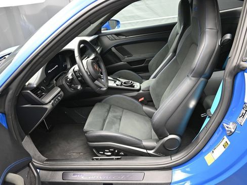 Used 2025 Porsche 911 Carrera GTS RWD image 5